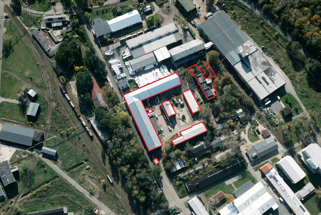 Soubor 8 budov (staveb) ve výrobně skladovacím areálu; podlahová plocha 5.239 m2, část Semtín, Pardubice