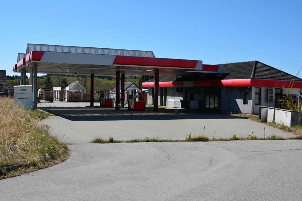 Čerpací stanice PHM, pozemky celkem 2666 m2, Nová Bystřice, 2 km od hranice s Rakouskem